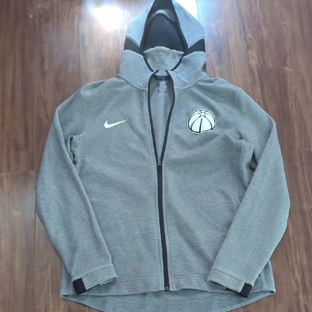 Nike Performance Jacket in Gray with Logo